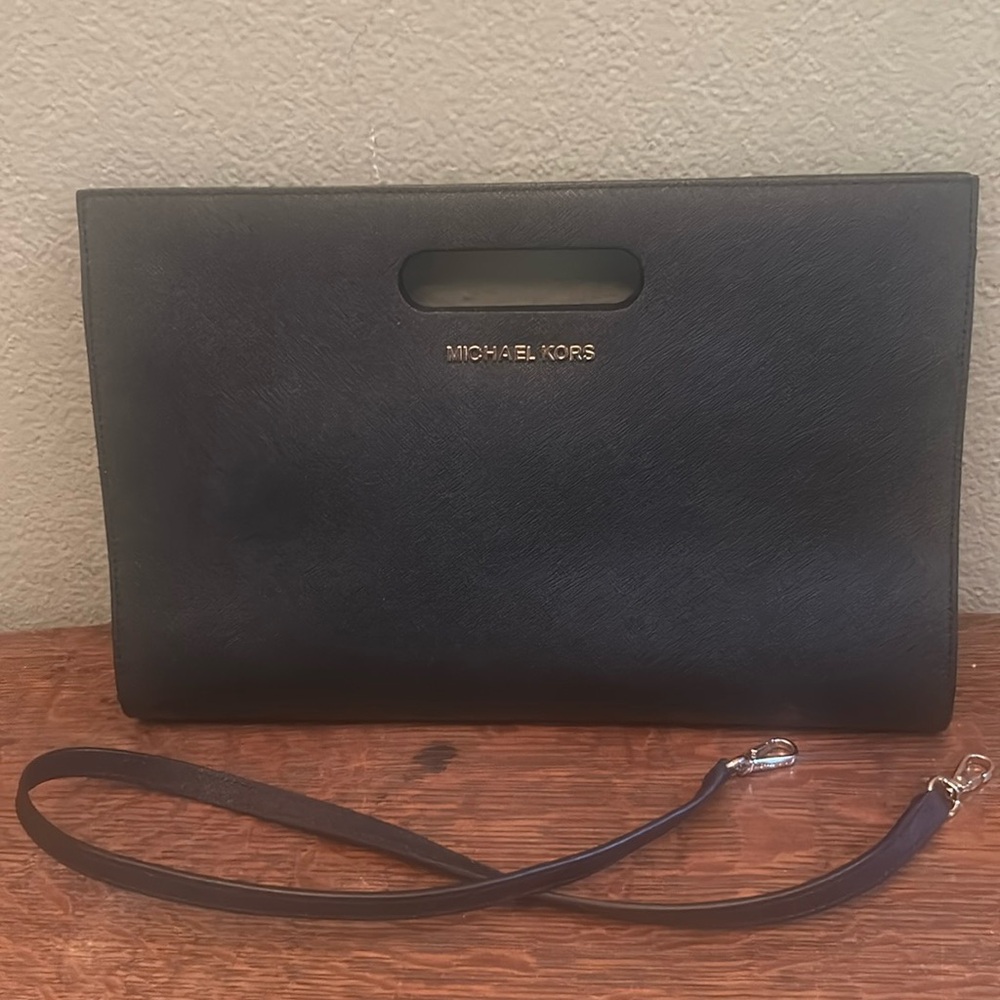 Michael Michael Kors Tilda XL Saffiano Black Leather Clutch/Shoulderbag - Picture 2 of 10